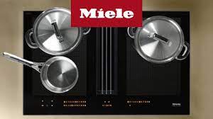 Das innovative induktionskochfeld mit integriertem dunstabzug! So Bedienen Sie Ihr Miele Induktionskochfeld Mit Integriertem Wrasenabzug Miele Youtube
