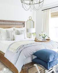Small Master Bedroom Decor And Bedroom Decorating Ideas Pine Furniture Bedroomdecoratingideas Luxuriousbe Remodel Bedroom White Guest Bedroom Guest Bedrooms