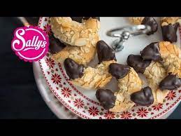 Glutenfreie Zarte Mandelhornchen Mit Marzipan Und Schokoladenuberzug Rezept Kekse Platzchen Rezept Weihnachtsrezepte