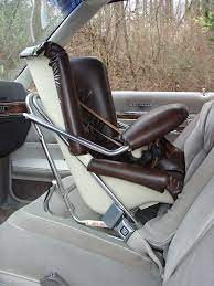 Im Pretty Sure My Car Seat Looked Like This I Remember The Part That Went Across The Lap Vintage Baby Gear Baby Memories Retro Baby