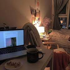 6 Creative Tips On How To Make A Small Bedroom Look Larger Dream Bedrooms Aesthetic Bedroom Bedroom Designs India Dream Rooms