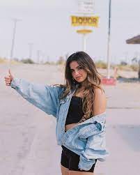 As of september 2020, she has amassed over 61 million followers on tiktok. The Jean Jacket Over Size Addison Rae On The Account Instagram Of Addisoneasterling Spotern