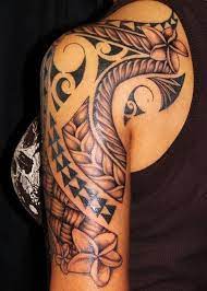 Tribal Tattoo Vorschlage Fur Frauen Tatowierung Mit Blumen Und Geometrischen Elementen Maorit Tribal Shoulder Tattoos Tribal Tattoos For Women Tribal Tattoos