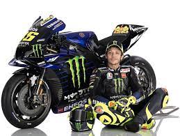 È un trascinatore, è uno che tira avanti anche gli altri. Valentino Rossi To Sign Deal With Petronas Yamaha For 2021 Motogp Season Zigwheels