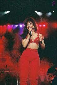 All hail the queen reblog/like if saving please & thank you! Celebrities Selena Quintanilla Wallpaper My Idol Celebritiesselena Idol Quinta Selena Quintanilla Fashion Selena Quintanilla Selena Quintanilla Outfits