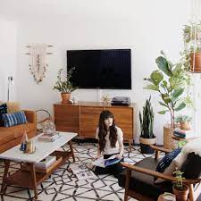 How To Style A Coffee Table In Your Living Room Decor Www Livingroomideas Eu Living Room Makeover Home Decor Room Makeover