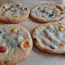 Leckere Subway Cookies Mit Smarties Rezept Kitchen Stories Recipe Rainbow Cookies Recipe Subway Cookie Recipes Easter Cooking Recipes