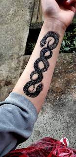 15 Asian Snake Tattoo Designs Petpress 15 Asian Snake Tattoo Designs Petpress Asian Designs Graf Tatuagem De Cobra Tatuagem Grunge Adagas Tattoo