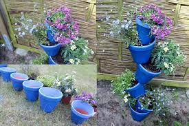 ➤ du kannst edelrost gartendeko auch einfach selber machen, indem du deine deko aus metall abschleifst und mit essig oder salzwasser. Video Pflanztopf Etagere Der Etwas Anderen Art Dekoratives Aus Tontopfen Fur Balkon Terrasse Garten