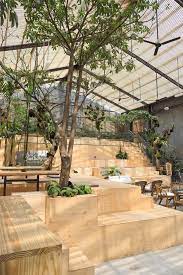 New Spot Enjoy Gourmet Burgers At Three Buns Burger Senopati Eksterior Arsitektur Rumah Kontainer