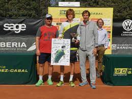 Jannik sinner currently plays with the head speed mp. Academiasanchezcasal On Twitter Resumen Jannik Sinner Y Marta Custic Campeones Itf Sanchezcasal Juniorcup Https T Co Ndg92ahnt7