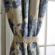 Die passenden vorhänge und gardinen für ihre räume. Landhaus Vorhang Blau Blumen Design Im Schlafzimmer