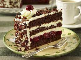 Schwarzwalder Kirschtorte Das Klassische Rezept Desserts German Desserts German Bakery