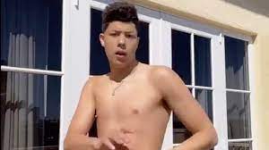 Trevor bauer, patrick mahomes got paid and tik tok drama. Video Patrick Mahomes Brother Posts Another Cringeworthy Clip On Social Media And He S Getting Called Out