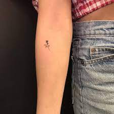 Pin By Mayara Rimolo On Tattoo Beautiful Small Tattoos Unique Small Tattoo Tiny Rose Tattoos