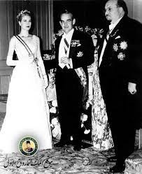 المك فاروق والأمير رينيه الثالث أمير موناكو والأميرة غريس كيلي هذا ومن المعروف أن الأمير رينيه الثالث قدم Princess Grace Princess Grace Kelly Grace Kelly