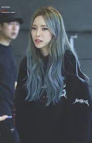 6 Female K Pop Idols Who Rock Foxy Features Kpop Hair Color Kpop Hair Hair Styles