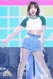 Red Velvet S Wendy Is A Visual Queen With Abs For Days Here Are 10 Times Wendy Wore A Cute Crop Top And Flaunted Her Crazy Fit Body