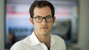 How to say julian reichelt in german? Brillantes Schulerinterview Mit Bild Chef Reichelt W V