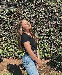 Kenzie Ziegler Photoshoot Poses Ideas For Instagram Photos Instagram Photo Inspiration Start taking unusual photos of ordinary things following these indoor photo ideas. kenzie ziegler photoshoot poses
