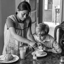 Kids pretend play with cleaning toys! Review There S A Voice Missing In Alfonso Cuaron S Roma The New Yorker