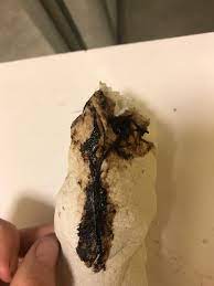 Mange nybakte mødre tror at smerter i de første dagene med amming er normalt. Brun Utflod Tegn Pa Graviditet