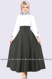 Modaselvim Kemerli Sik Tesettur Etek Modelleri Moda Tesettur Giyim Moda Kadin Giyim Etek