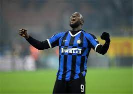 Inter) ويعرف كذلك في خارج إيطاليا باسم إنتر ميلان. Ù„ÙˆÙƒØ§ÙƒÙˆ ÙŠÙØ¬Ø± Ù…ÙØ§Ø¬Ø£Ø© Ø¨Ø´Ø£Ù† Ù„Ø§Ø¹Ø¨ÙŠ Ø¥Ù†ØªØ± Ù…ÙŠÙ„Ø§Ù† ÙˆÙÙŠØ±ÙˆØ³ ÙƒÙˆØ±ÙˆÙ†Ø§ Ø¨Ø·ÙˆÙ„Ø§Øª