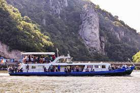 Majoritatea celor care ajung în această locație doresc să facă o plimbare cu barca în cazanele mari. Vapor Danubius Plimbare Cu Vaporul OrÈ™ova Cazanele DunÄƒrii