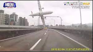 Transasia Plane Crashes Into Taipei River Shortly After Takeoff Youtube