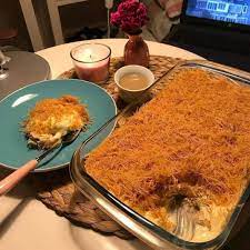 منقولة للي طلبوا طريقة الحلا اول شي شعيريه باكستانيه كسريها وحمصيها مع شوي زبده وبعدها جيبي بسكوت اي نوع عندك غمسيه في حليب Cooking Sweet Recipes Food