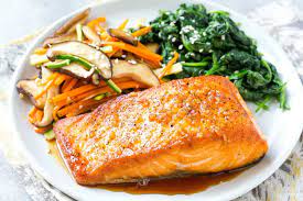 Best baked salmon recipe, easy low carb dinner, grilled salmon, healthy fish dinner, healthy salmon recipes, how to make keto pancakes, whole30. Easy Honey Garlic Salmon Recipe Healthy Fitness Meals