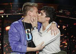 Eric saade möter före detta barnsoldat i colombia. Guys Of Eurovision Eric Saade Kissed A Boy Last Night In Melfest