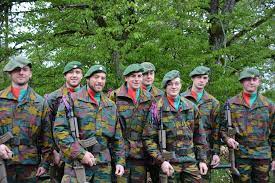Mai 1940 : les chasseurs ardennais de l’armée belge “résistent” et “mordent” Images?q=tbn:ANd9GcSoxYv6jQHNgbhVo0fI0ez9heF1XJvrAU-0DJrxN1rVoVhE51NUOtzWya88qA6fvlN4wTc&usqp=CAU&ec=45780877