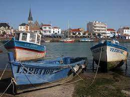 Spectacle Toujours Plus Vivant Mardi 21 Mai Representation A La Conserverie A Saint Gilles Croix De Vie Vendee France Pornic Voyage En France