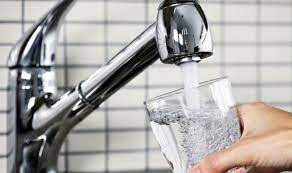 N'utilisez pas l'eau du robinet avant d'avoir identifié la cause du problème. 3 Solutions 100 Naturelles Pour Filtrer L Eau Du Robinet