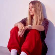 Discover all chelsea cutler's music connections, watch videos, listen to music, discuss and download. Chelsea Cutler Youtube