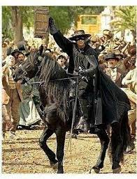 Un cavalier, qui surgit hors de la de la nuit court vers l'aventure au galop son nom, il le signe à la pointe de l'épée d'un z qui veut dire zorro mdrrr j'étais obligée de faire cette vane. Pin By Haig Le Hay On Un Cavalier Qui Surgit Hors De La Nuit The Mask Of Zorro The Legend Of Zorro Horse Movies