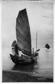 North Vietnamese Junk Stern En 2020 Jonque Bateau Paysage France