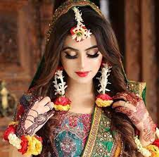 Short hair can be tied up in the cutest way too!. Gajra Hairstyles For Your Wedding What Is Your Favorite Elan