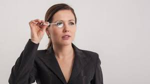 Iste Hadi Ipucu Cevabi Tek Gozde Kasin Hemen Altina Sikistirilarak Kullanilan Gozluk Nedir Hadi Ipucu 13 Mart Son Dakika Haberleri