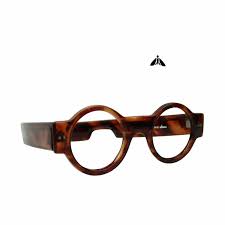 Vintage Gozluk Beyaz Camda Goruntuler Vatkali Guve Canta Gozluk Gunes Gozlugu