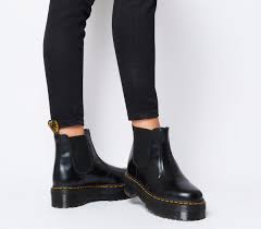 Martens like the 2976 smooth leather chelsea boots, 2976 slip resistant leather chelsea boots, and vegan 2976 felix chelsea boots in a variety of leathers, textures and colors. Dr Martens 2976 Quad Chelsea Boots Black Leather Ankle Boots