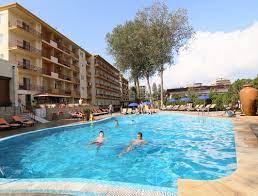 Situat în mamaia, între marea neagră și lacul siutghiol, hotelul modern oferă o piscină în aer liber și camere cu wifi gratuit, la mai puțin de 200 de metri de plaja ipanera. Pareri Hotel Modern Mamaia Rez 0372 439 524