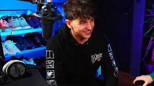The Sweat Black Worn By Inoxtag In The Video Guesses The Price Otherwise You Pay Feat Michou Spotern Fais voler michou le plus loin possible ! the sweat black worn by inoxtag in the