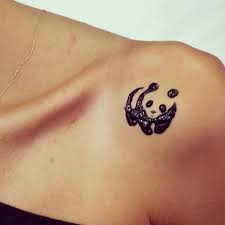 Siyah Hint Kinasi Ile Gecici Panda Dovmesi Hennatattoos Gecicidovme Henna Henna Tattoo Designs Simple Simple Henna Tattoo Small Henna Tattoos