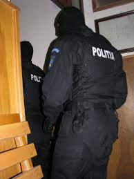 Directia politiei de frontiera radauti. OfiÅ£er Din PoliÅ£ia De FrontierÄƒ RÄƒdÄƒuÅ£i ReÅ£inut DupÄƒ PercheziÅ£iile De Azi Viva Fm