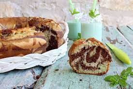 Perfetto da inzuppo e merenda si conserva morbido per giorni! Ciambellone Variegato Al Cacao Cocco E Menta 2 Amiche In Cucina