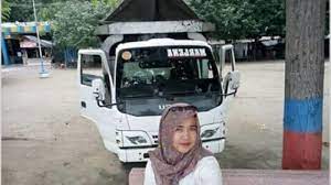 Sopir truk ngak mau diberhentikan oleh pjr dan terjadilah kejar kejaran. Sejak Menjanda Ibu Nur Jadi Sopir Truk Cabe Untuk Hidupi Anak Anaknya Tribun Timur