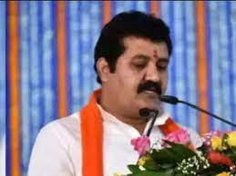 Shiv sena leader and state minister sanjay rathod. Aaudffrxnaeszm